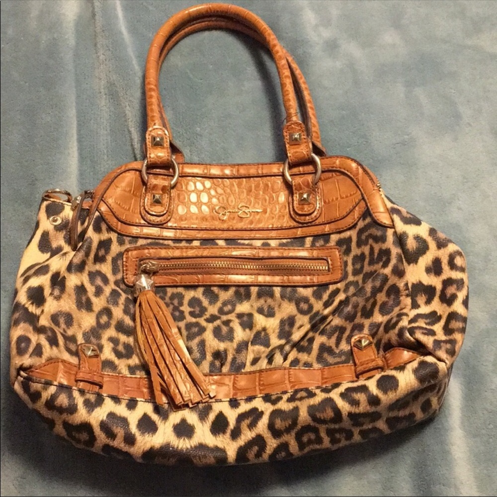 Jessica Simpson- leopard handbag!
